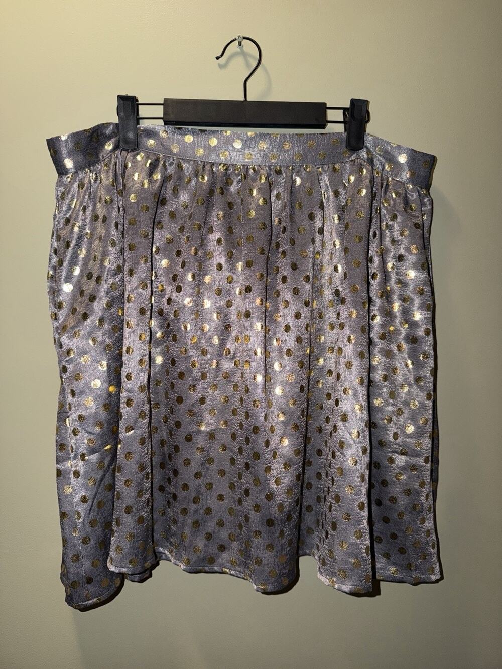 ModCloth 1X Silver Shiny Skirt Gold Polka Dots